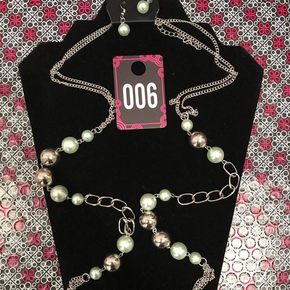 Long green necklace